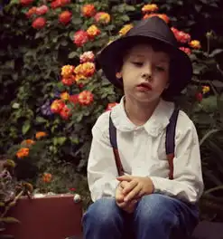 男孩不愿写作业被批评后离家出走家长怎么做才能让孩子主动学习
