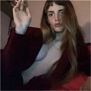 香烟是寂寞最好的疗药,伤感颓废抽烟欧美女生头像
