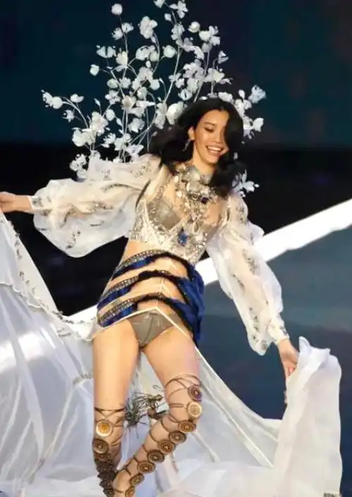 豪门生娃奖励多奚梦瑶7亿,郭碧婷12亿,都比不上郭晶晶的奖励
