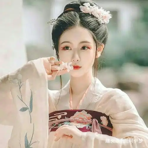 民间故事三个布娃娃
