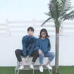 2019甜美美好的时光暖阳情侣头像
