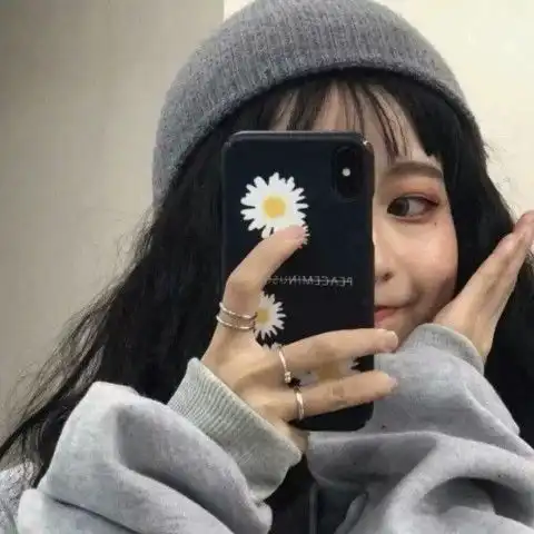 最近超耐撕女头火了,萌的不要不要的,班主任看了也觉得可爱
