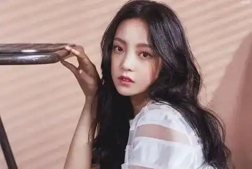 日本22岁女星自杀身亡,因参加真人秀长期遭谩骂,不堪网络压力决绝告别
