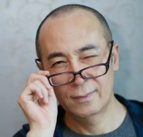 胡歌和吴磊同框路透,梦回琅琊榜想多了
