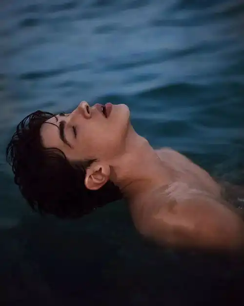 欧美潮流美图.9mile0
