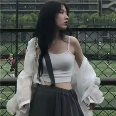 简单气质森系女生头像
