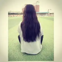 背影长发女生头像
