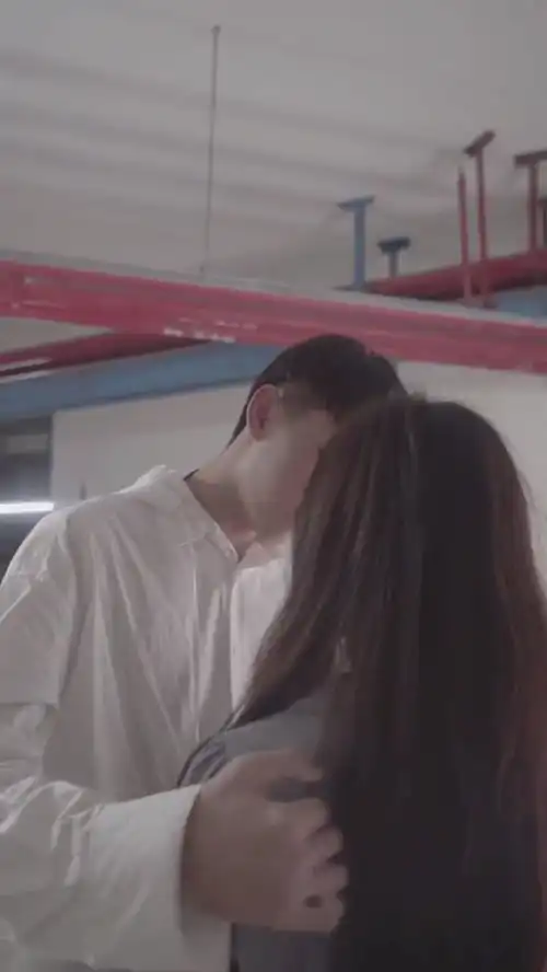 青春热恋24妮妹明白自己对梓滨的想法,这时候妮妹的闺蜜却和涵哥哥在一起了
