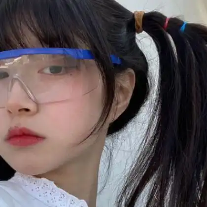 可爱气质潮流女头,眼神充满美丽的女生
