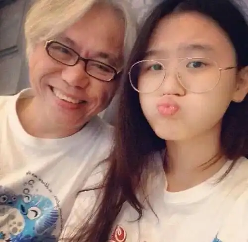 还记得爷孙恋走红的17岁少女吗6年过去,花季少女早已不纯真
