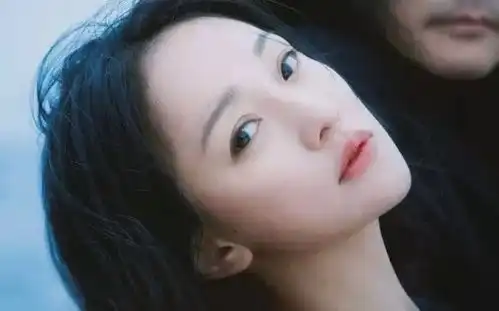 周迅如懿传被骂丑爆可能你忘了,她美了44年
