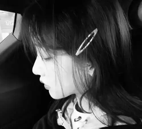 黑白忧郁女头关关难过关关过
