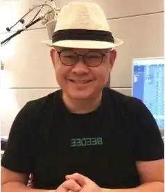 男神们扎堆变油腻大叔刀郎脸圆体胖,吴彦祖发际线越来越高
