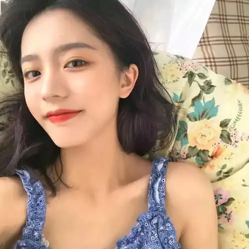 美妆蛋和粉底刷有什么区别
