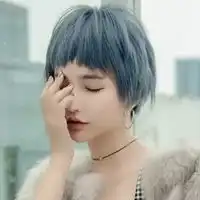 女生头发雾蓝色qq头像
