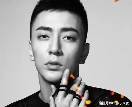 33岁快男自曝网红赚钱容易,直播一个月顶明星5年,随便跳跳就行
