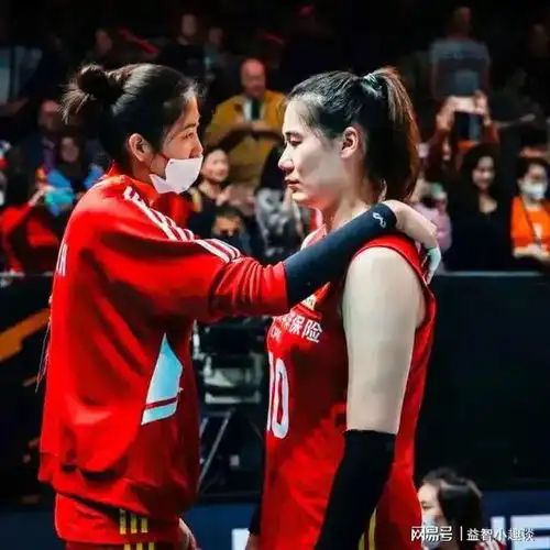 中国女排23意大利,赛后蔡指导发言,对一人满意,一人不满意
