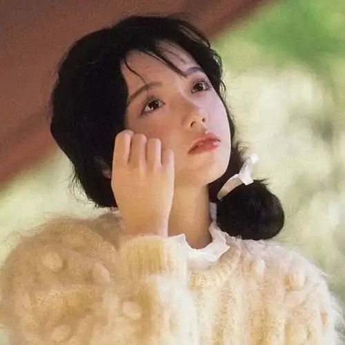 日系女头别慌,月亮也正在大海某处迷茫腾讯新闻
