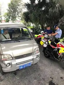 深晚报道面包车改装成货车深圳一司机被交警处罚
