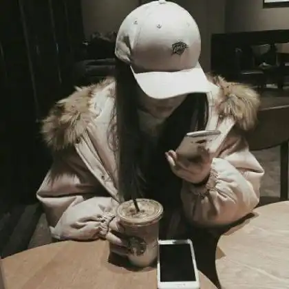 2020扣扣个性情侣头像两张一组,甘愿给你我所有有的温暖
