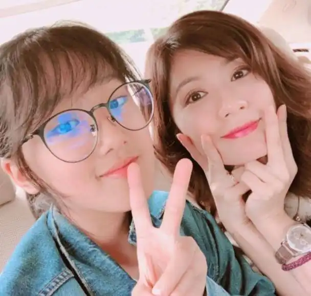 他曾家暴贾静雯,今43岁娶名模老婆,恋爱4年都不肯生孩子
