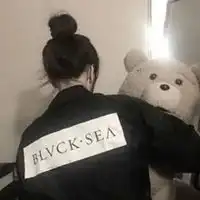 qq头像女生超拽萌背影
