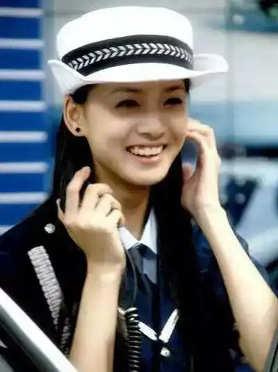 21个国家的美女警察,独特的气质,惊呆众人
