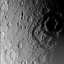 美国公布水星神秘蜘蛛状撞击坑图片
