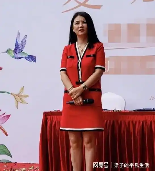 身材颜值不对等的女星看脸风情万种,身材却是大短板
