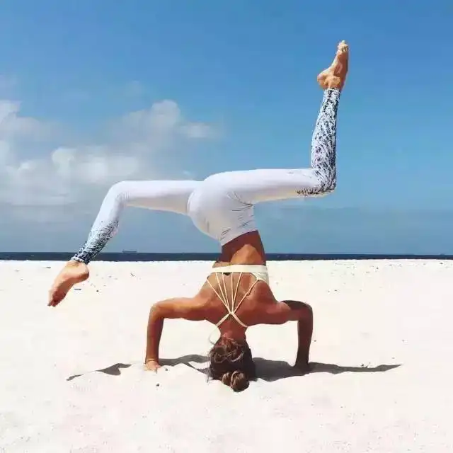 一张性感自拍能赚15000美刀,但其实世界不只看脸
