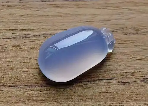 最容易混淆的三种玉石翡翠,玉髓玛瑙如何辨别
