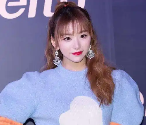 拥有着炙热情感的星座女生
