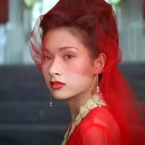 曾和赵薇抢男人她有演技有美貌完全不输佘诗曼,却因一场大病难翻身
