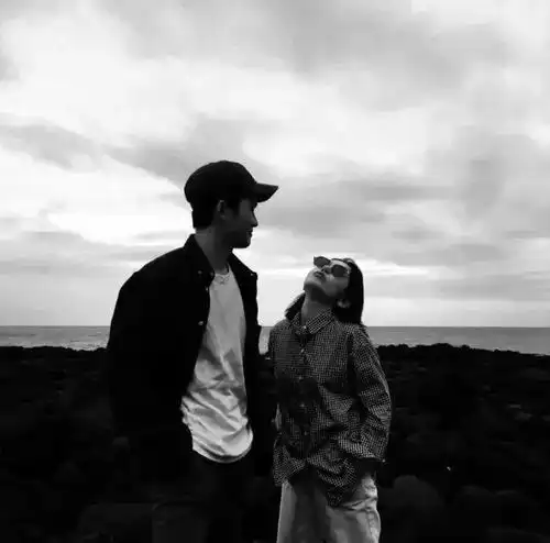 精选40张情侣头像
