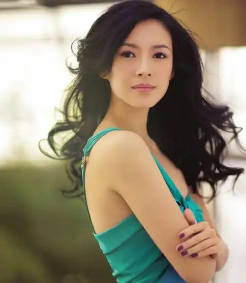 章子怡亲自教学演白蛇,风情万种好妩媚,网友调侃本色出演
