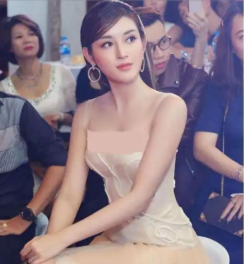 越南s级美女,身材丰满性感迷人,网友在国内也算数一数二
