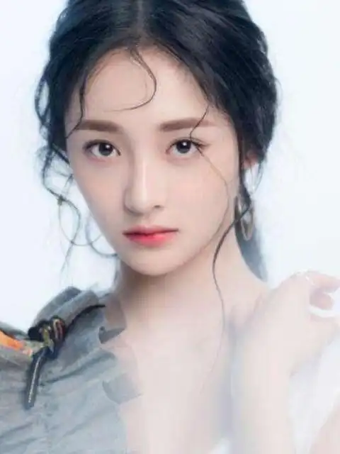 韩国眼中的最美中国女星热巴垫底,鞠婧祎第二
