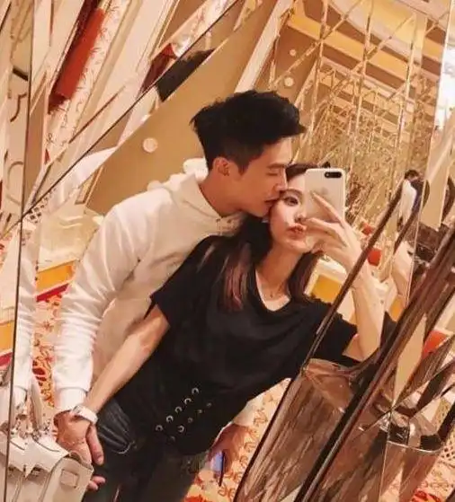 尺度真大抢闺蜜男友,挨个亲吻一桌人这就是林更新的前女友
