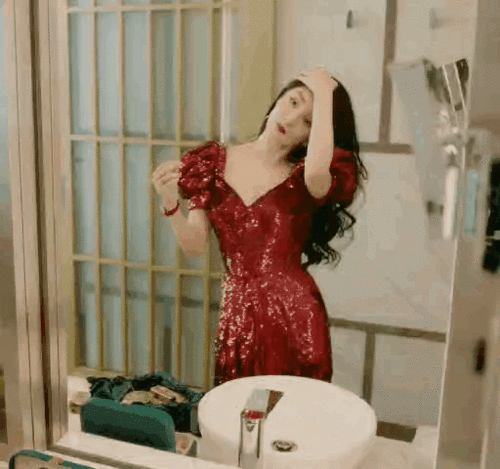 不是每个女星都能演出风情万种的感觉
