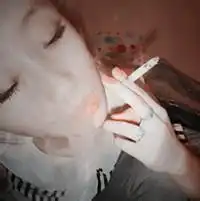 qq抽烟霸气女生头像
