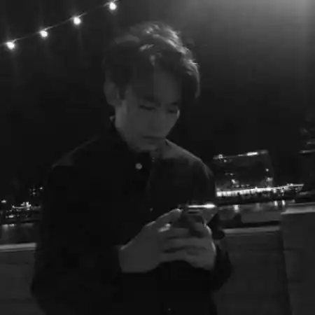 黑白头像男伤感颓废,春去夏又回只有一个人
