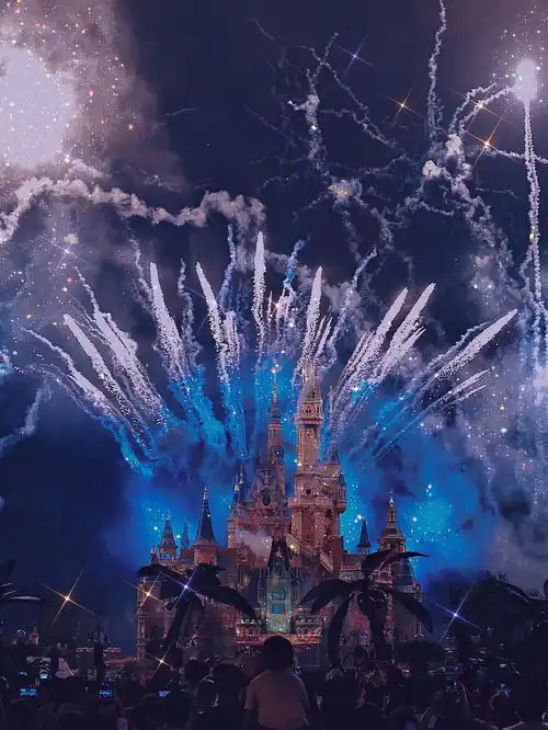 迪士尼乐园的硬核规定不准玩cosplay唯独这个月随意玩
