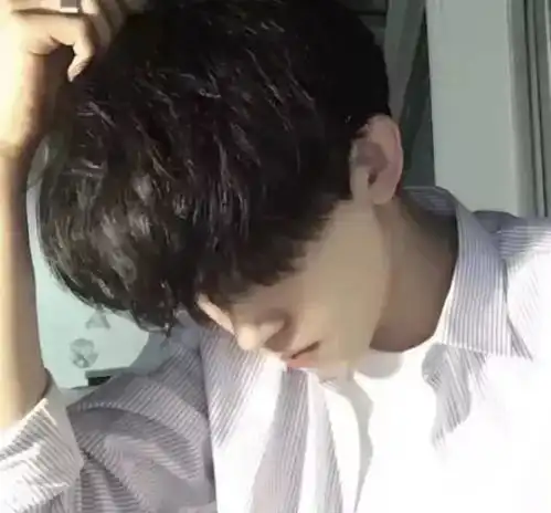 真正爱你的男人,才会有这4个本能反应
