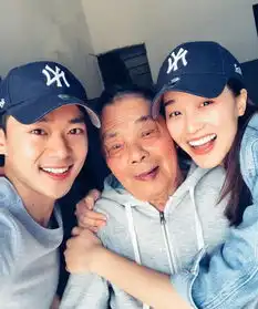 蓝盈莹晒与妈妈聊天记录,意外暴露的小细节,令人羡慕
