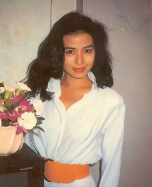 艾小羊钟楚红很野
