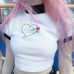 有没有没有脸只有胸的图片
