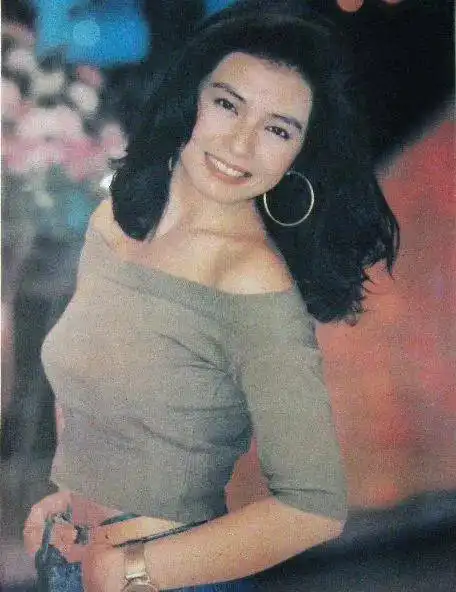 霞玉芳红之张曼玉和钟楚红谁更胜一筹大家最喜欢谁
