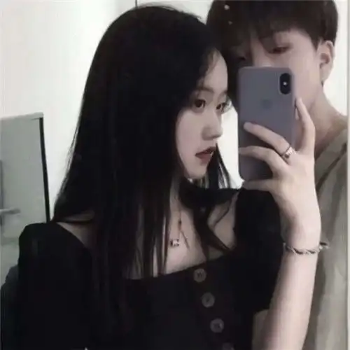 一对两张真人情侣头像,幻想你的爱温暖自己
