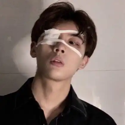 网络男神男生撩妹适合用的头像,人生何必如初见
