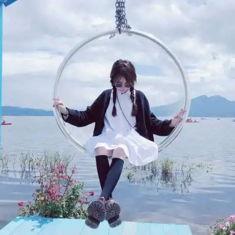 最近火了超隐蔽的情侣头像,隐蔽到群里的班主任,也看不出
